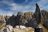 19 Dalla cima Pesciola verso lo Zuccone Campelli....